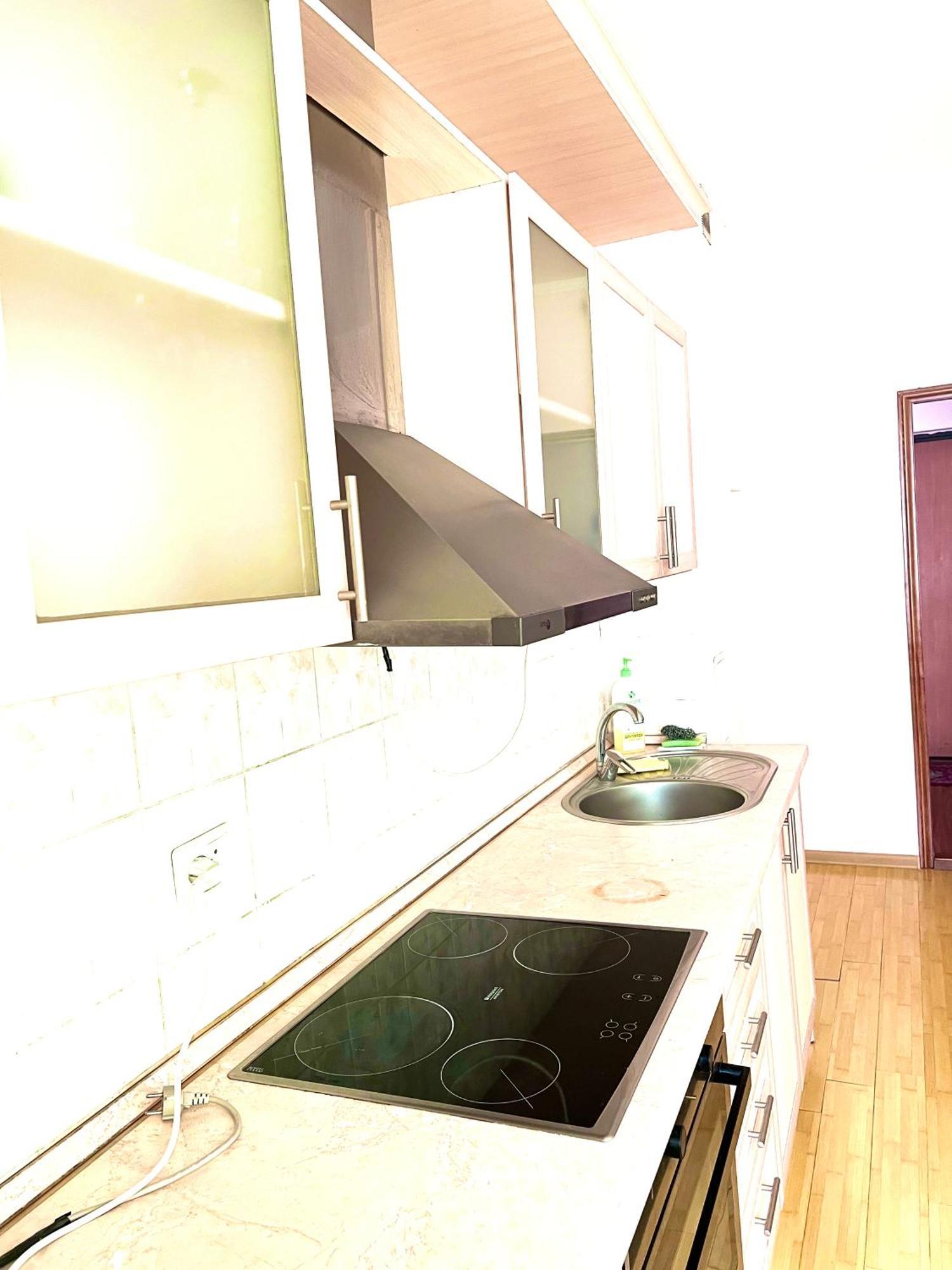 7 Очень Теплая Возле Байтерека Квартира Для 1-4 Человек Astaná Exterior foto