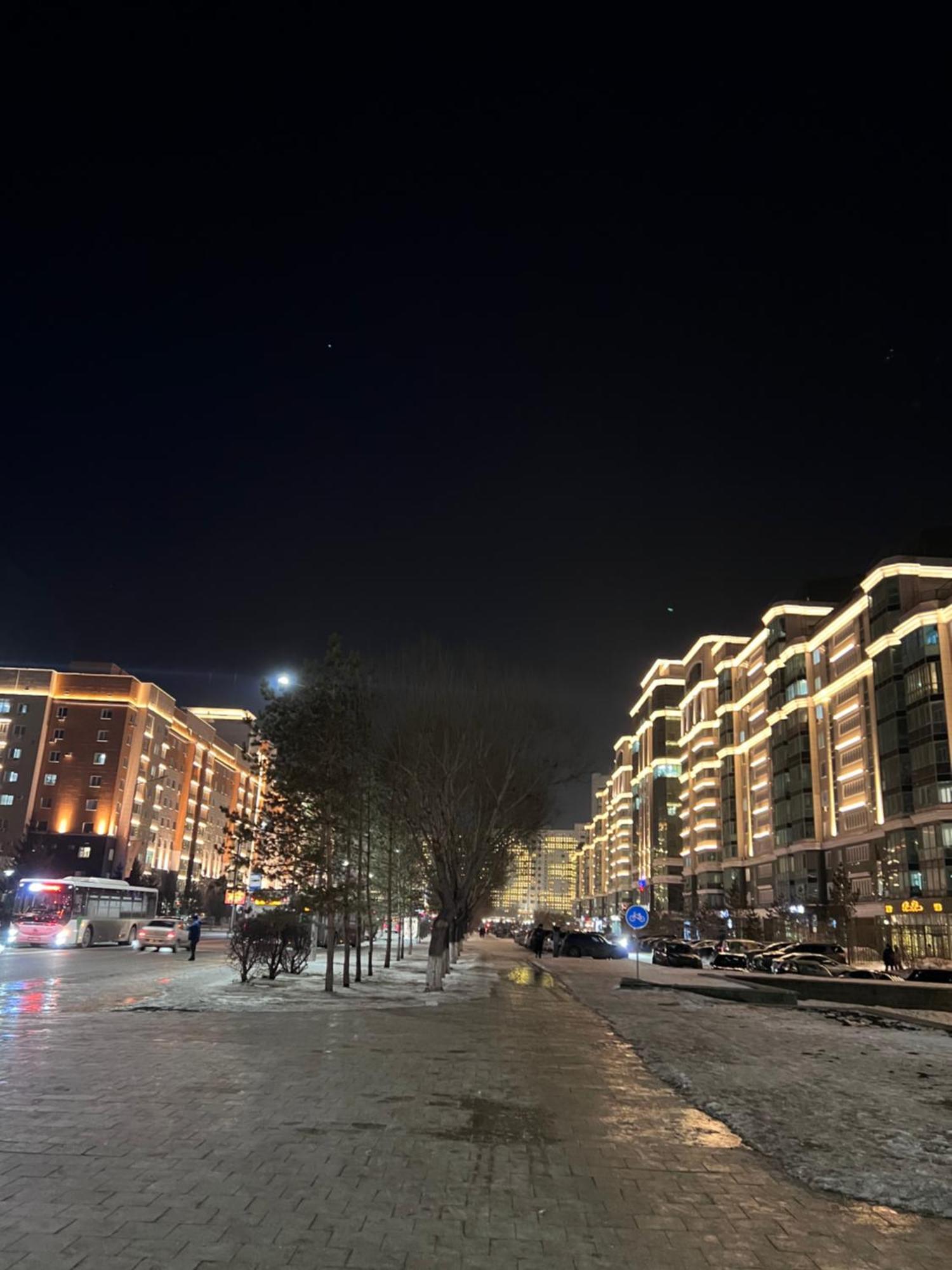 7 Очень Теплая Возле Байтерека Квартира Для 1-4 Человек Astaná Exterior foto