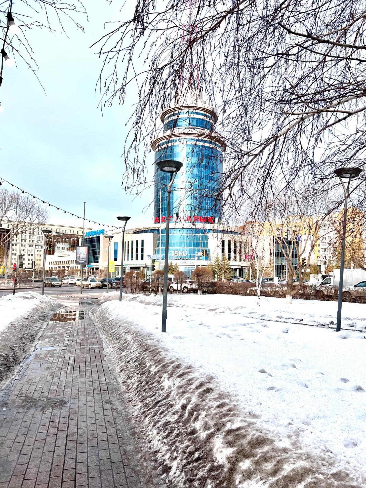 7 Очень Теплая Возле Байтерека Квартира Для 1-4 Человек Astaná Exterior foto