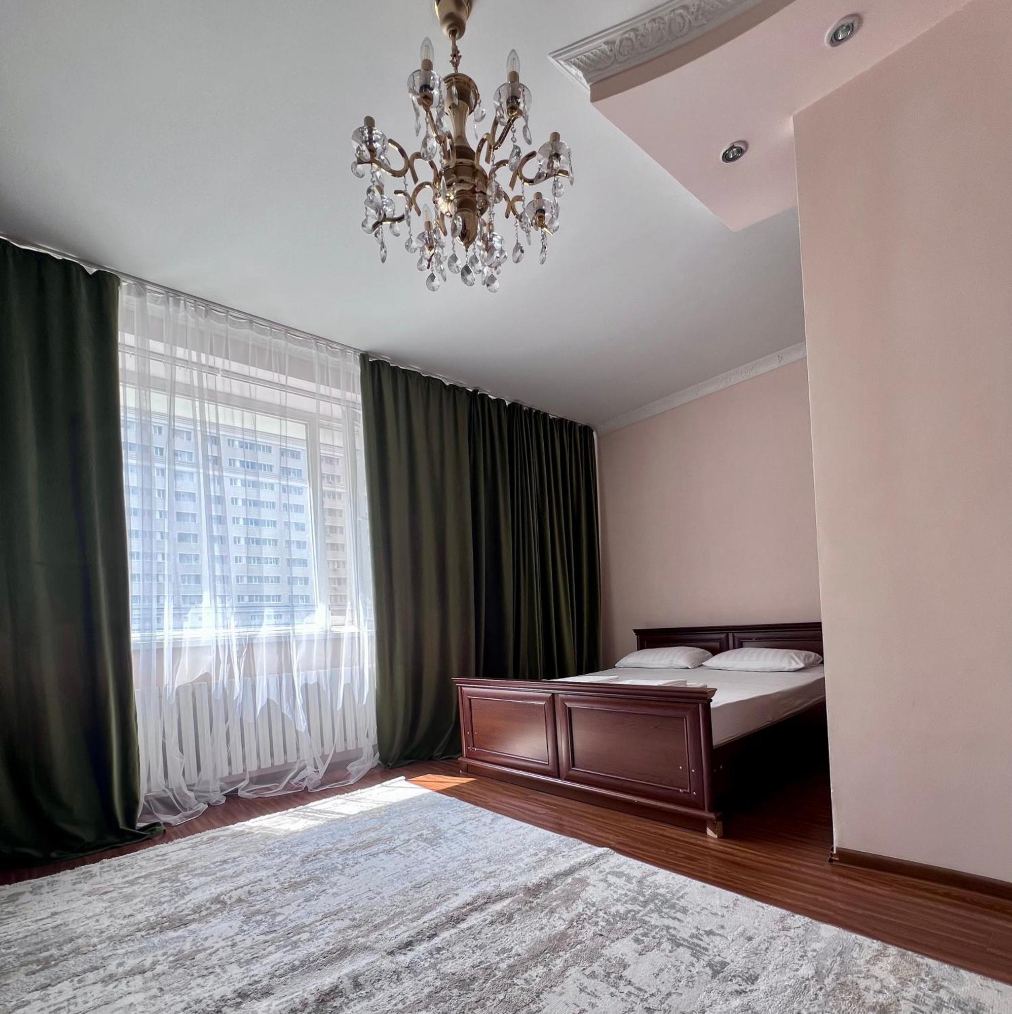 7 Очень Теплая Возле Байтерека Квартира Для 1-4 Человек Astaná Exterior foto